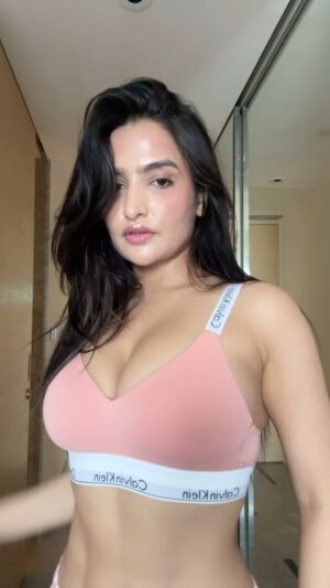 Sassy Poonam Instagram - #explorepage