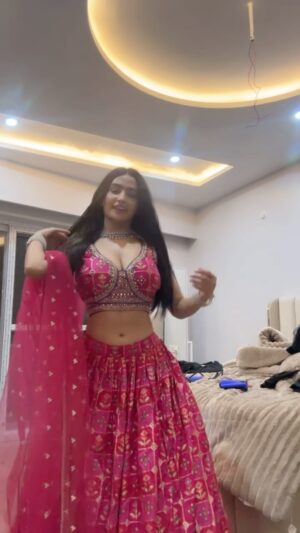 Sassy Poonam Instagram - Happy diwali 🪔 
.
.
.
#happydiwali#explorepage#sassypoonam
