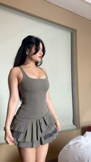 Sassy Poonam Instagram - Love me thoda🥰
