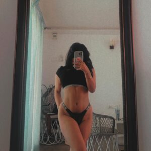 Sassy Poonam Instagram - Here is your new wallpaper!!!🫠
.
.
@calvinklein @victoriassecret