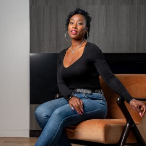 Scarlette Douglas Instagram - Allow me to reintroduce myself; my name is Scarlette. TV Presenter, Voice Over Artist, Radio Host, Interior Designer, Jetsetter, Foodie and Gooner. My page is a mismatch of everything and I know I should hone in on one particular “USP” but I feel like I have so many things that I love and do that it’s difficult to just pick one.

Bear with me over the next few weeks while I really work out what my page should be dedicated to, or better yet, tell me what you’d like to see 

Scar 💋
📸 @mw.concepts

#interiordesign #interiordesigner #blackinteriordesigner #blackinteriordesigners #blackinteriordesignersnetwork #newyork #tvpresenter #tvhost #voiceoverartist #voiceover #jetsetter #foodie #gooner #radiohost