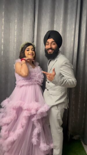 Sehaj Arora Instagram - Ni Tu Jo Sajdi ❤️ Rehndi Hai, Hor Kihde Lai Mere Karke ❤️
@kaurgeous_roop 

Beautiful maternity gown from @rent_maternity_gown