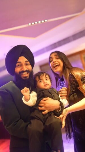 Sehaj Arora Instagram - Happy Birthday Meri Jaan @waris_arora_ ❤️🧿
Ek Peo Banan Da ehsaas Describe Te ni Kita Ja Skda 
Thanks To Come in our Life.

Do Follow 👇🏻😇
@waris_arora_ 
@waris_arora_ 

#parentshood #Fatherhood #motherhood #Life #WarisArora