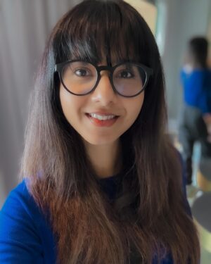 Shakthisree Gopalan Instagram - Had the most amazing time on stage with the gang at #hukum Singapore and a most insanely epic audience and the amazing team at @maestroproductionsglobal! Big love! 💙 

Pictured: me the day after – minimum sleep, maximum recharge!