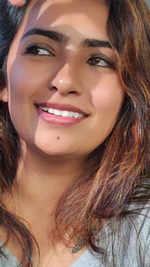 Shalini SJ Instagram - Style style thaaaann....super style aane..🥰🥰🥰🤩🤩🤩

#trending #rajanikanth #modeling #photoshoot #dubai #tamil #style #glamour