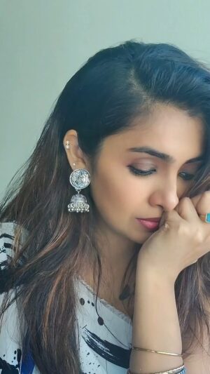 Shalini SJ Instagram - താൻ എന്നെ വിട്ടിട്ടു പോകുവോ😒😒

#uae #fyp #dialogue #trending #cinema #photoshoot #dubai #viralreels