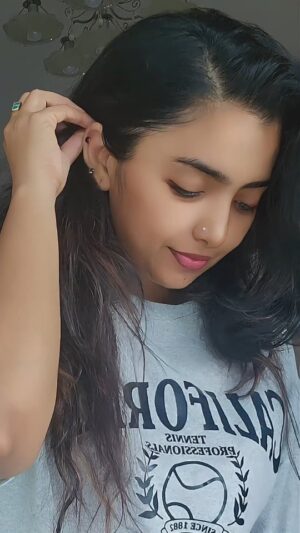 Shalini SJ Instagram - Anagane njanum veenu guys...avante munnil🥰🥰🥰🥰

#fyp #cinema #uae #romanace #dubai #love #lovequotes #cinema