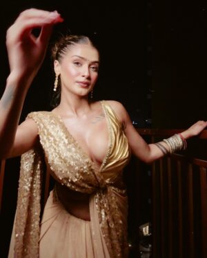 Shambhavi Singh Instagram - Golden goddess in her element ✨💫⚡️