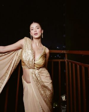 Shambhavi Singh Instagram - Golden goddess in her element ✨💫⚡️