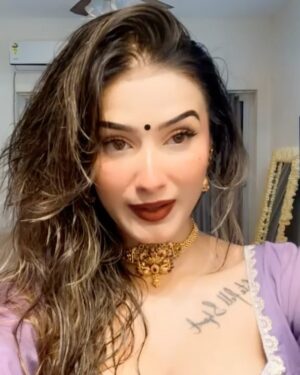 Shambhavi Singh Instagram - The Diwali Dump 🧨💥❤️

#diwali #diwalidump