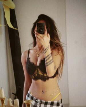 Shambhavi Singh Instagram - No Promises 🤞💛🍋🌝🌼🌻🌞