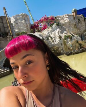 Shanie Blais Instagram - What a ride!!! What an experience 😭 I am beyond grateful to have been a part of this movie and meet so many new friends. Every story, emotions, love and moments made this experience so beautiful. 
Wicked you have a special place in my heart forever 💚

Thank you to one of the greatest @chrislxd for trusting me all the way in London 🩷

Thank you to @jonmchu a gem to work with ✨

Thank you to all the choreo team who kicked ass everyday 
@willloftis 
@comfortfedoke 
@iamemiliodosal 
@leahhill_dancer