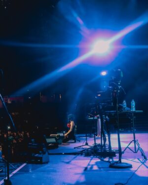 Sharon Corr Instagram - ❄️🩵🫶🏽 It may be over a week ago, but we haven’t forgotten about you Sheffield ✨☃️☺️
✨
📷 @elfie_germein