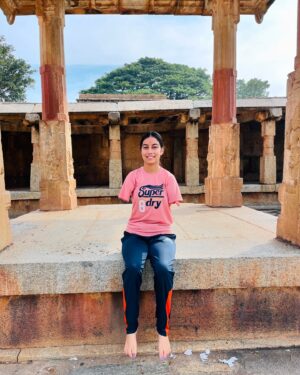 Sheetal Devi Instagram - Om Namaha Shivaya 🙏

Feeling grateful and blessed after visiting a 1200-year-old Shiva temple.