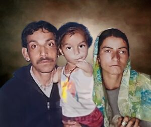 Sheetal Devi Instagram - Meet mini me at 3, with Maa & Paa♥️🧿 This photo is my only childhood picture, and it's truly special 🫶🏻

#HappyChildrensDay #ChildhoodMemories #MiniMe #nostalgia #memories