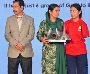Sheetal Devi Instagram - Overwhelmed with emotions at the @ogq_india felicitation ceremony…

A heart filled with gratitude and eyes full of tears…This unforgettable moment is forever etched in my ❤️ 

Thank you, Team OGQS, for your selfless dedication, expert guidance, and unwavering support.