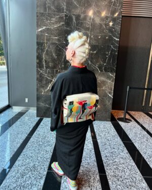 Sheila Cliffe Instagram - Today @Oyama Chie won the @milbon.japan hair awards photo contest. The theme was Be Free, Be Colorful! 大山ちえさんが優勝しました。おめでとう御座います㊗️ Congratulations to Chie and her team! @zig_atsuya #japaneseculture #japanesefashion #japanesestyle #sotd #stylista #tokyofashion  #over60style #over60andfabulous #over60 #grayhair #kimonobijin #advancedstyle #きもの  #きものコーディネート #着物  #着物生活 #着物好き #着物でお出かけ  #趣着物