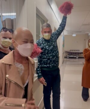 Shirley Chung Instagram - Heyyy loves,it’s been a while since my last update.❤️I have completed a few milestones in my cancer fighting journey in the last 2 months🎉I finished my 10 weeks radiation and chemo in patient treatments at @uchicago,and ring the victory bells with my treatment team and friends   family by my side! ❤️And as I thought the toughest part of cancer has passed…I experienced the hardest / worst days of my life during recovery.  2 weeks after the treatment was when the Radiation   chemo took full effect on my body. My neck, lips and jawline were covered with blisters from the radiation, my tongue and throat were peeling & bleeding all the time.🩸I couldn’t sleep through the night, was waking up every 2 hours coughing up blood and mucus.🙃My days were filled with clean and rinse my mouth, clean and change dressing on my neck,self inject pain meds every 3 hours, tube feed nutritional shakes and water. 💥My pain finally got better 3 weeks ago.💧The first sip of water was glorious, it was still super painful, but after 3 months of not being able to swallow anything, it was a small win! ❤️I have since learned to drink smoothies, had soups,ice cream and egg custard, my taste buds are coming back, I can taste 50% of sweet and savory and all the warm spices. 🙃Little hiccup, got an emergency surgery to replace GTube. ✌️Since I have been feeling better, I got to enjoyed Chicago a little bit, trips to museums and a play.❄️🐶I even played in the snow with Baxter.💥 As I am getting ready to go back home for the holidays, I can’t thank my team @uchicago , Dr Vokes and Dr Juloori enough for treating and taking great care of me.🙌 My friends and family who visited and texted and checked on me. 🙏Everyone’s prayer, donations,gifts and love, warmed my soul, pushed me forward on this tough road of cancer recovery.  I appreciate YOU ❤️. Next step, come back to Chicago in January for my final checkup.  I GOT this 💪 #tonguecancer #fuckcancer #cancerwarrior #chefshirleychung #dumplingmafiaqueen