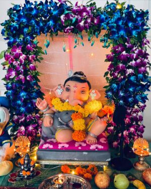 Shruti Kanwar Instagram - Bappa is here to bless us all!✨🌸