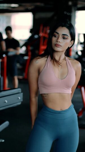 Simi das Instagram - Back attack 💙
.
.
.
.
#reels #reelsinstagram #trendingnow #fitnessmodel #fitnessmotivation #trendingreels #viralreels