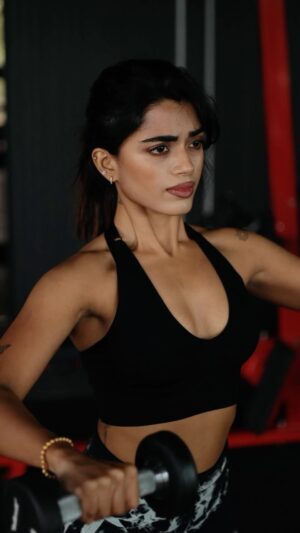Simi das Instagram - Let’s destroy the shoulders 🫰
.
.
.
#reels #trendingreel #trendingchallenge #gym #gymrat #gymreels #explorepage