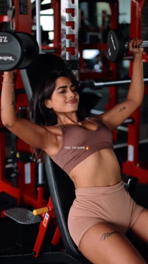 Simi das Instagram - 🔥
.
.
.
#fitnessmotivation #fitnessmodel #fitness #fitnessgirl #gymgirl #gym #gymrat #gymclothes #workout #workoutvideos #workoutroutine #trendingreels #trending #gymclothes #activewear #reelsindia