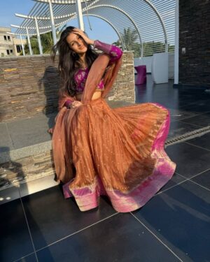Sitara Ghattamaneni Instagram - Festive sparkle 🪔🪔🪔 Happy Diwali everyone 🪔🪔🪔

HMU : @theartbeatsalon @rajapathrunitanuja 
Outfit : @shadesbyjo