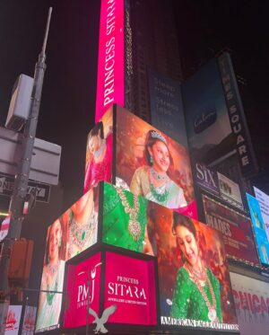 Sitara Ghattamaneni Instagram - TIMES SQUAREEE!! oh my god 🥹🥹🥹🥹🥹 screamed, cried, and shouted, I couldn’t be any happier 💕🥹🥹🥹

@pmj_jewels couldn’t have done it without u guys 🥹🥹💕