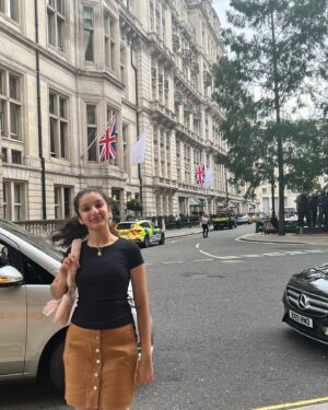 Sitara Ghattamaneni Instagram - i know it’s august szn, but i’m still in my evermore era 🤭🍁🍂