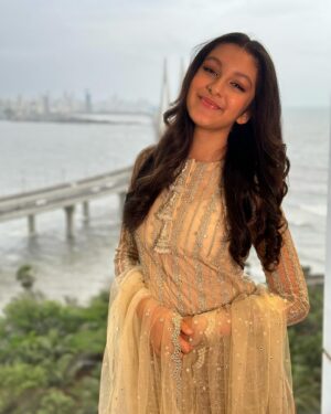 Sitara Ghattamaneni Instagram - my best outfit at the best wedding by my favourites ! ✨💖🫶 

Clothing : @falgunipeacock  @falgunishanepeacockindia @shanepeacock 

Makeup : @bymaniasha 

Hair : @theartbeatsalon @rajapathrunitanuja 

Jewellery : @pmj_jewels 

👠 : @septembershoes 
 
#anantradhikawedding