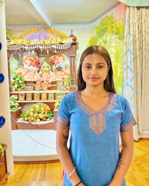 Sona Dey Instagram - ISCON Temple in Russia🙏🦚 Jai Shree Krishna🤗

Thankyou Prabhu 7 Million Ke Liye🙏❤️

#russia🇷🇺 #iscontemple #radheradhe #jaishreekrishna