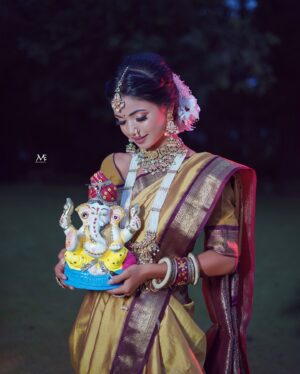 Sona Dey Instagram - Welcome Bappa🙏🥰

Old Photo❤️

#ganesha #ganeshchaturthi #sonadey