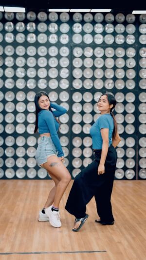Sona Dey Instagram - Cutest girl😘 @manisharani002 💙

Guys Manisha ko Vote karke Winner bnao🔥

#bhojpuri #dance #trending #reels