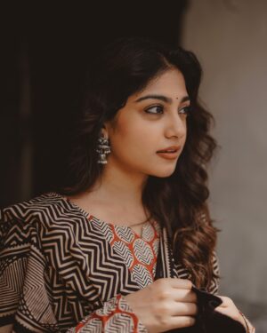 Sona Olickal Instagram - 🕊️

Shot @merin__georg 
Wearing @cafefashion_by_remya_nair