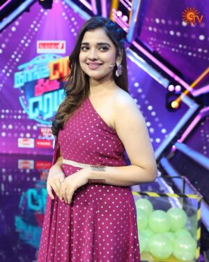 Soniya Suresh Instagram - Kissik Mode On 😍

#SunTV #PudhuVasantham #SoniyaSuresh #Serials #TamilSerials #SunDigital