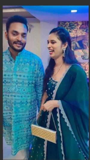 Sravani Varma Samanthapudi Instagram - 😍 adhiripoyai anni 👉 @anyas_2020

@Anyas_2020 I am just loving this jewellery it is so simple and unique which elegants all purpose usage

Quality is so nice , @anyas_2020 is for exclusively for all types of earrings.

Finally Anyas_2020 is now at UK,USA and India & worldwide shipping is also available. Follow and Go checkout her page

Use promocode :
 bangkok.pilla

For FREE SHIPPING and for many more offers 🥳🛍️🛍️
