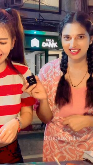 Sravani Varma Samanthapudi Instagram - E pilla ni gurthupattera??? 😍 #telugu #bangkokpilla #trending #puy #puyrotiladybangkok #puyrotilady