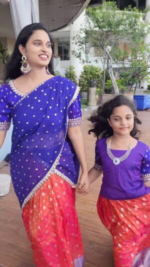 Sravani Varma Samanthapudi Instagram - 😍feeling like a 👸👉 @budesignerstudio #bangkokpilla #trending #telugu #outfits #lehenga #momanddaughter #twinning