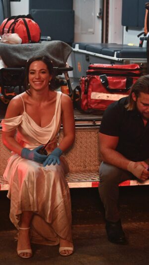 Stephanie Arcila Instagram - Another Episode of Fire Country tonight! 👊🏽🔥