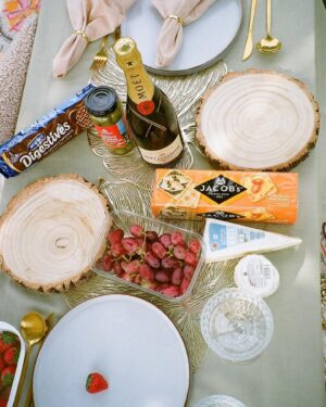 Sufi Malik Instagram - picnic time 💗 ty @perfectlyplaced_co for such a fun set up