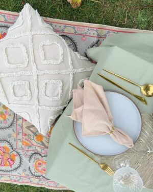 Sufi Malik Instagram - picnic time 💗 ty @perfectlyplaced_co for such a fun set up