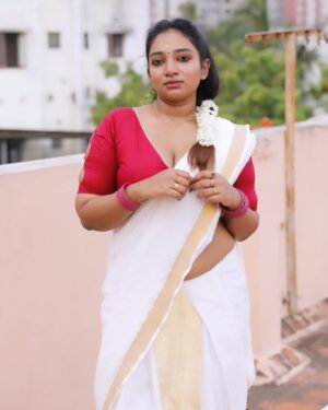 Suriya Praba Instagram - ❤️🙈

#post #trending #meta #instagram #suriyapraba #onam