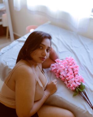 Suriya Praba Instagram - 🌸💋 

#trending #post #instagram #suriyapraba