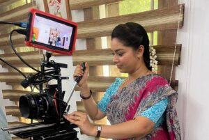 Sushma Nair Instagram - Today, we celebrate one incredible year as Vanmathi - my most cherished character yet! As my first lead role in a comedy series on National channel DD, produced by Vikatan, I’m grateful for the opportunity to explore my range. Vanmathi holds a special place in my heart, and I’m thrilled to share some unforgettable moments from Budget Kudumbam:

1. From real to reel: Housekeeping akka and Housekeeping Vanmathi
2. Our first family photo as Mrs. Vanmathi Chandru
3. Summer 2024: Waiting for my shot
4. Feeling adorable
5. Laughter with the boys on set
6. Celebrating 200 episodes with the team
7. The delicious celebration cake
8. Imitating our camera man
9. Working with Director Shakthivel sir
10. My first and favorite shot

#Vanmathi #BudgetKudumbam #Comedy #vikatan

The core team 👏👏👏