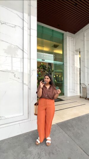 Swarnaa Rajalingam Instagram - EPISODE 3 OF THE STL SCAVENGER HUNT IS OUT! 🏝️

☀️This is the 2nd one hidden in Penang! 
☀️If you find it please DM me 🎉 (please shoot a few clips or snap a photo when you find it)
☀️If you have any friends/family in Penang/Malaysia make sure you tag or share this with them so they don’t miss the chance to win a $50 STL gift card 
☀️ if you want me to hide a gift card in YOUR city/country let me know in the comments! 

GOOOOOD LUCKKKKK GUYS!!!! 

Where do you think I’m going next? 

#STLscavengerHunt #STL #sizeinclusiveswimwear #sustainableswimwear #malaysia #penang