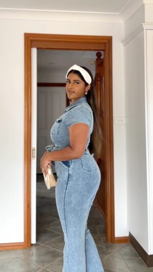 Swarnaa Rajalingam Instagram - Went out for a surprise birthday lunch by the water with the hubs @apollos_fitness and this was my fit. I’m obsessed with this denim jumpsuit because it hugs you in all the right places! Would you guys be interested to see a vlog from the day? 💙 

Jumpsuit: @dollygirl_hipster 
Headband and purse: @kmartaus 
Heels: @novoshoes 

#fashiontransition #denimjumpsuit #curvyfashion #birthdayoutfit #piscesseason