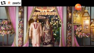 Swati Shah Instagram - Dekhiye is naye aur anokhe safar ki shuruvaat…pyaar kaa pehla naam Radha Mohan..@zeetv Monday to Sunday 8pm …
@studiolsd_  @itsprateeksharma 
@prateekshah1