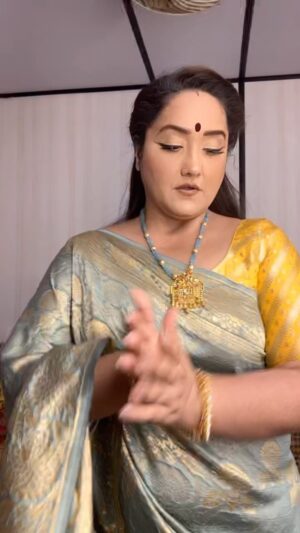 Swati Shah Instagram - Dhulai