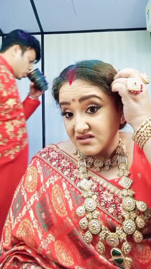 Swati Shah Instagram - Bach Gaya Pitne Se🤪🤪😂😂🤣🤣
.
.
.
.
.
.
.
#reelitfeel #reelvideo #reelit #reelsinstragram #reelsinsta #instagramreels #trendingreels #comedyreels #comedyvideos #comedyclub #standupcomedy #funnyjokes #entertainment #actorlife #swatishah #sumitaroraofficial #pyarkapehlanaamradhamohan #RadhaMohan #makeuproom #fun #happyness #laughter #positivevibes