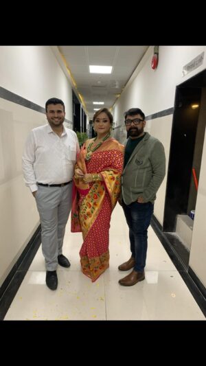 Swati Shah Instagram - One of best highlights of 2022 when @swaragshah  walked as show stopper at our fashion show.

She is wearing our Vegan Georgette Bandhej Saree 

Makeup & Hair : @sanj_thakkar & @preetganatramakeup 

#vibhutee #vibhuti #mulund #mumbai #fashionblogger #mumbaifashion #mumbaifashionblogger #indianwear #lbbmumbai #trousseau #weddingtrousseau #shararasets #lbbmumbai #curlytales #bloggersstyle #newyear #newyear2023 #throwback2022 #throwback #HappyNewYear #happynewyear2023